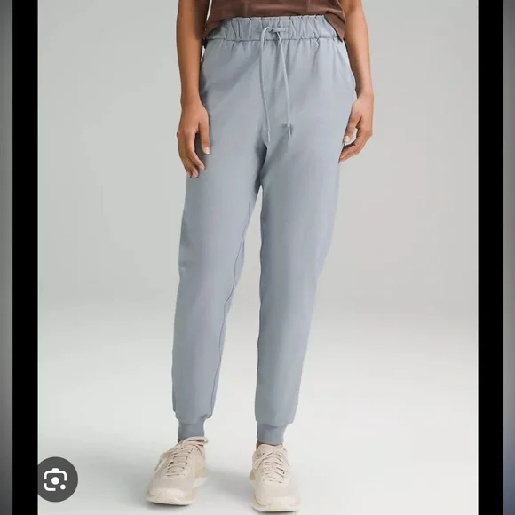 Lululemon high rise stretch fit joggers - Picture 7 of 7